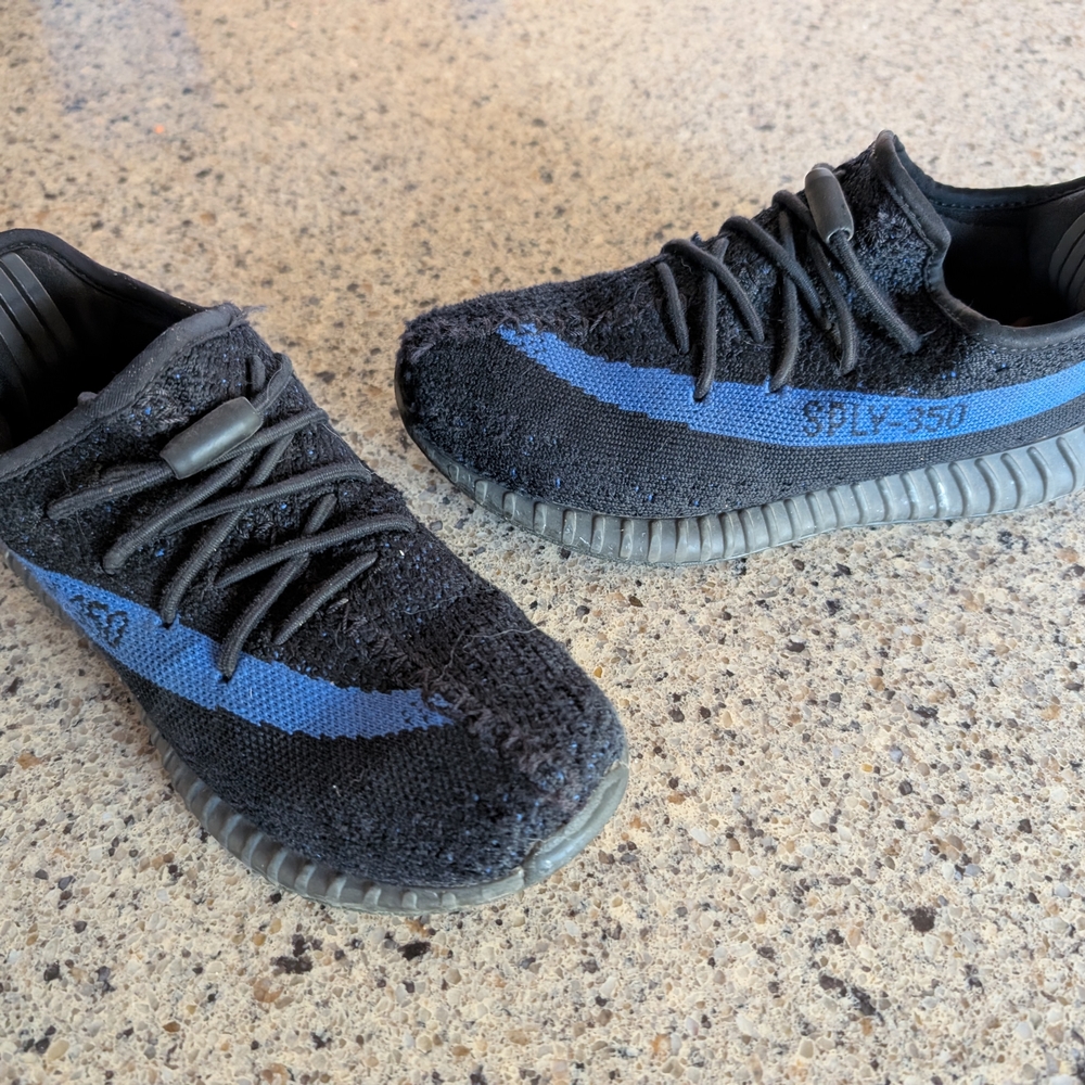 Adidas Yeezy Boost V2 350 Black and Blue Athletic Shoes 3.5Y Kids Youth